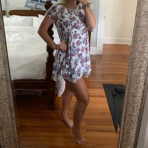 Silence + Noise UO White Flower Patterned Dress